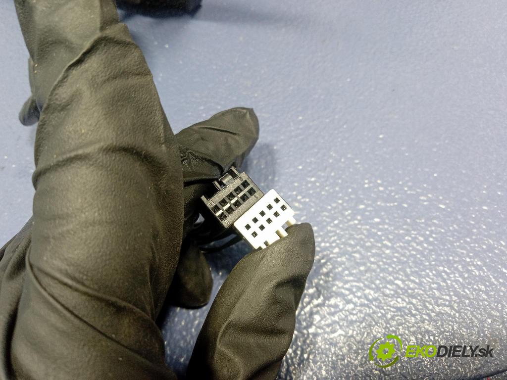 Mercedes S-klasa 2011 zrkadlo pravé