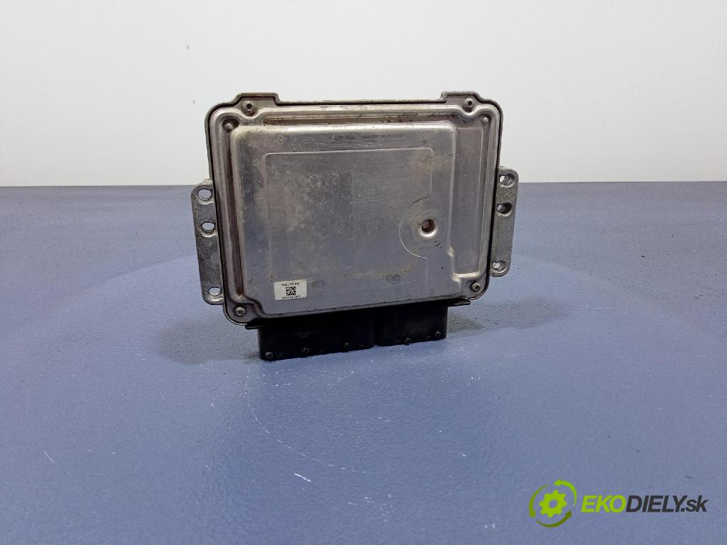 Kia Carens 2008 řídící jednotka Motor: 39113-27485