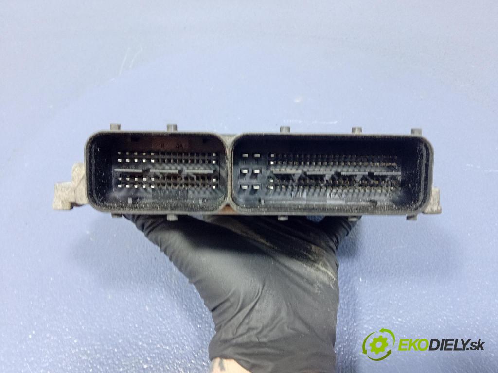 Kia Carens 2008 řídící jednotka Motor: 39113-27485