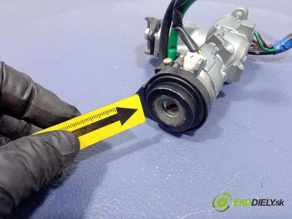 Kia Carens 2008 Spínač zapalování.