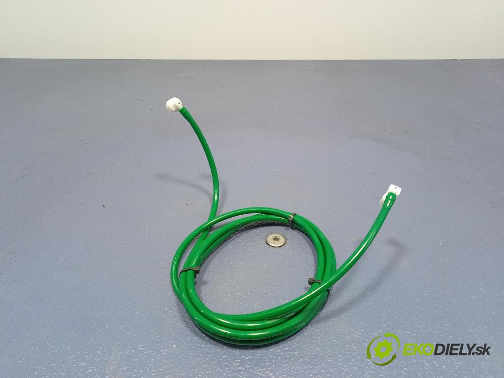 Mercedes S-klasa 2011 rúrka Vzduch: A2218002315