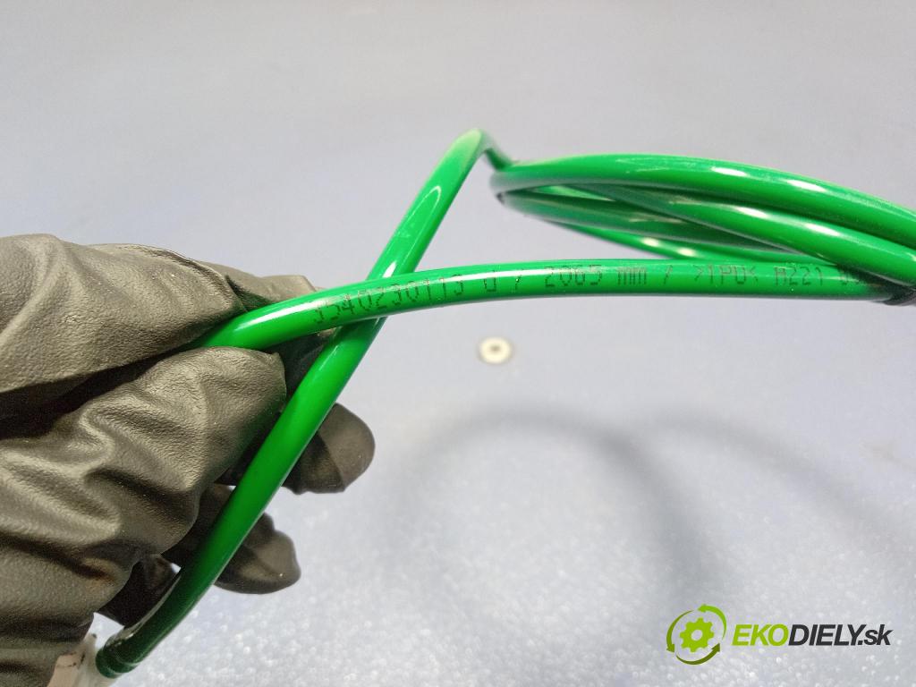 Mercedes S-klasa 2011 rúrka Vzduch: A2218002315