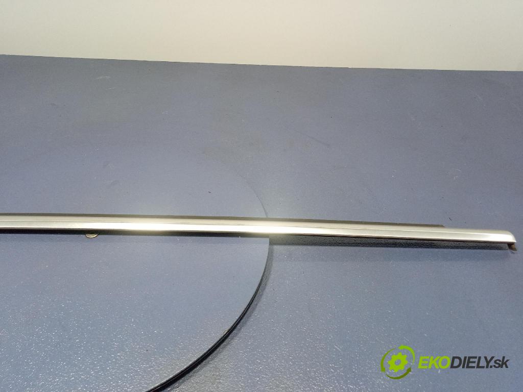 Mercedes S-klasa 2011 lišta Dekoratívne: