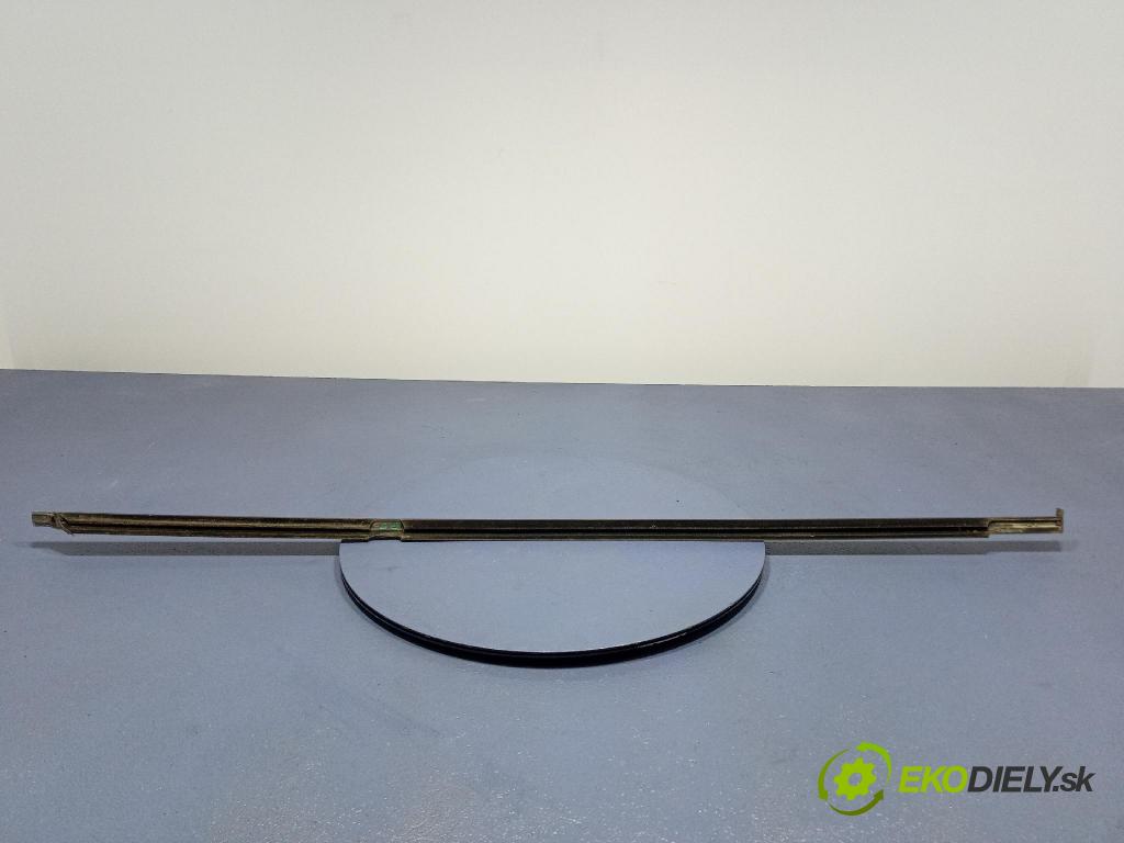 Mercedes S-klasa 2011 lišta Dekoratívne: