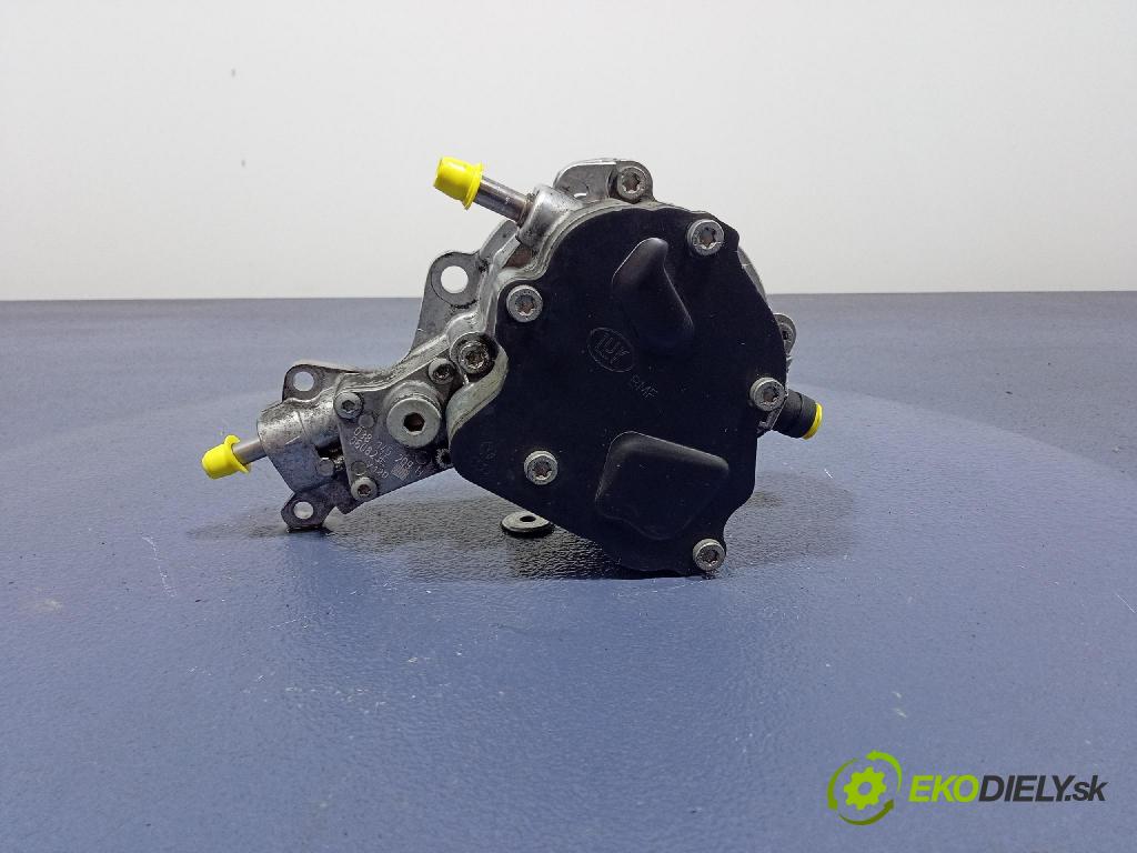 Vw Golf 2006 čerpadlo vákuová 038145209H