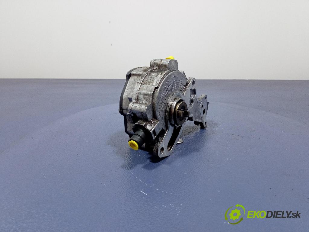 Vw Golf 2006 čerpadlo vákuová 038145209H