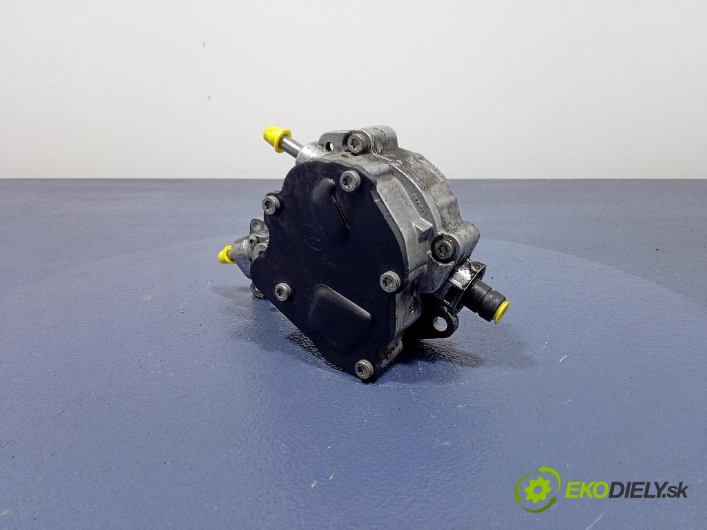 Vw Golf 2006 čerpadlo vákuová 038145209H