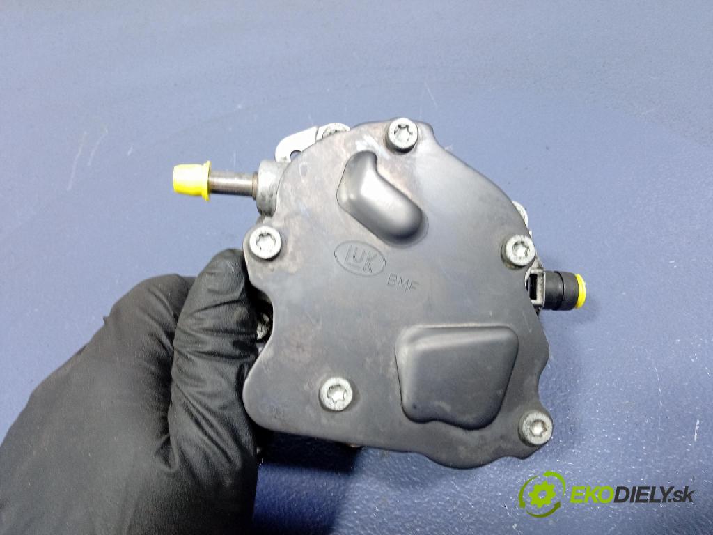 Vw Golf 2006 čerpadlo vákuová 038145209H