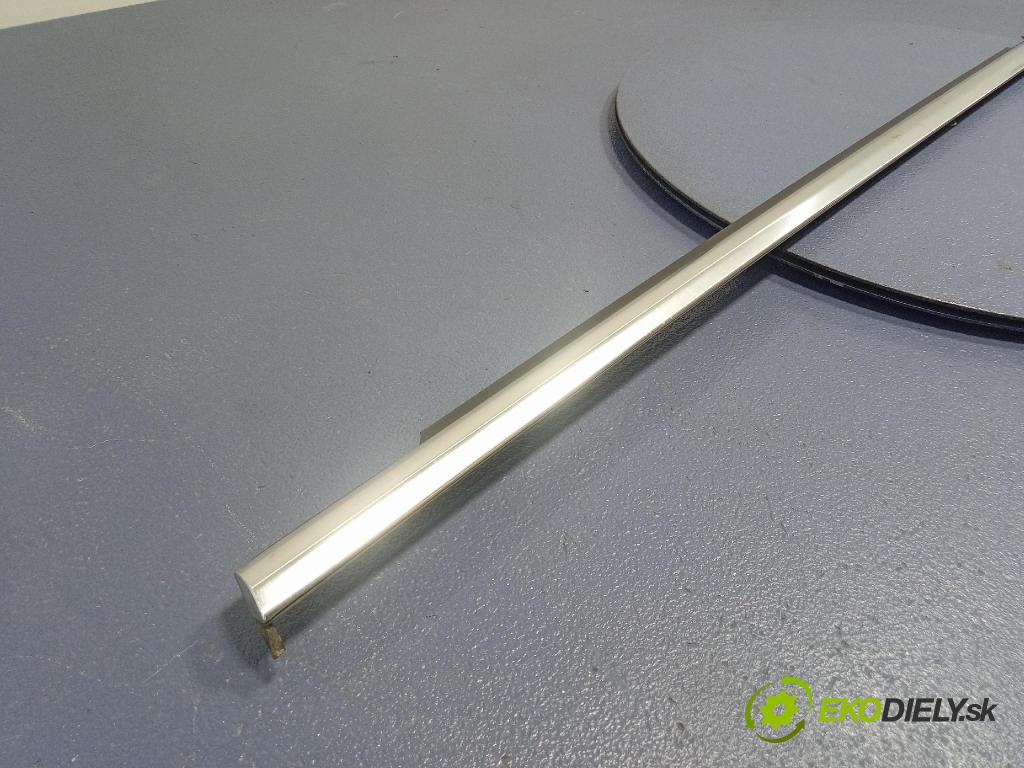 Mercedes S-klasa 2011 lišta Dekoratívne: