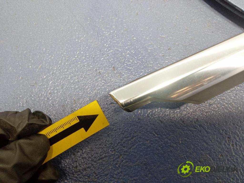 Mercedes S-klasa 2011 lišta Dekoratívne: 