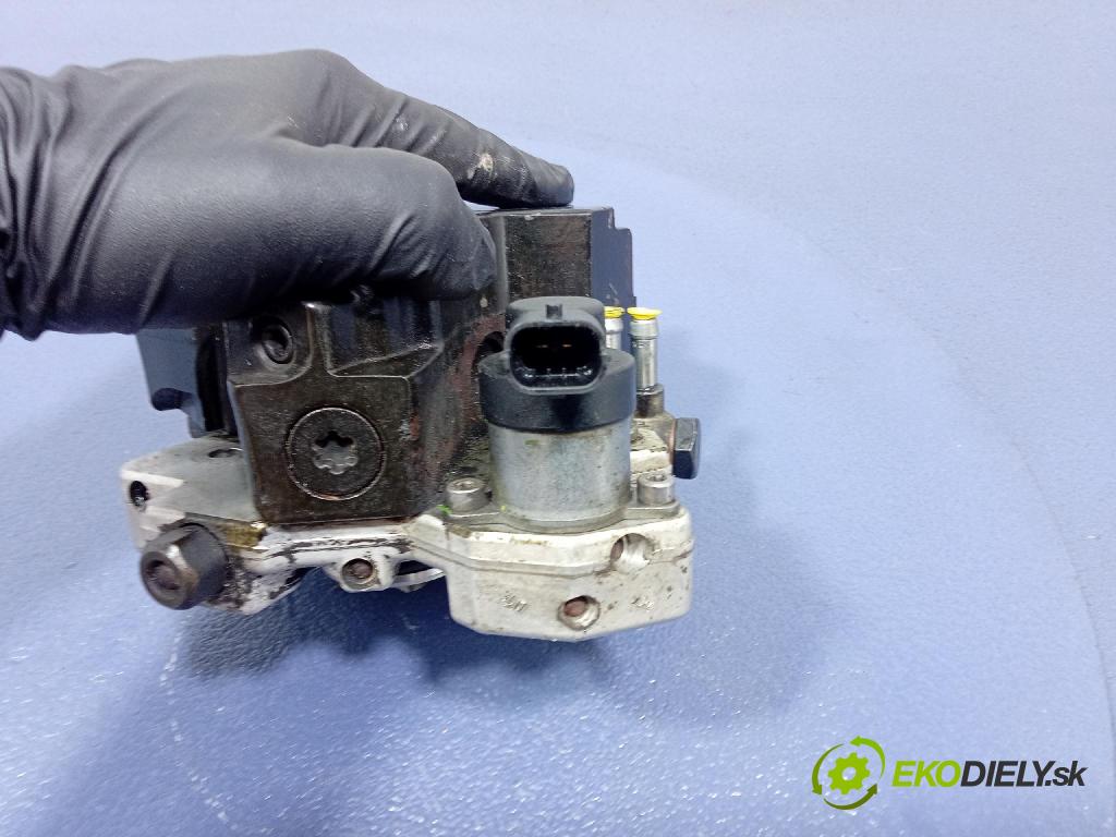 Kia Carens 2008 čerpadlo Injekce: 33100-27400