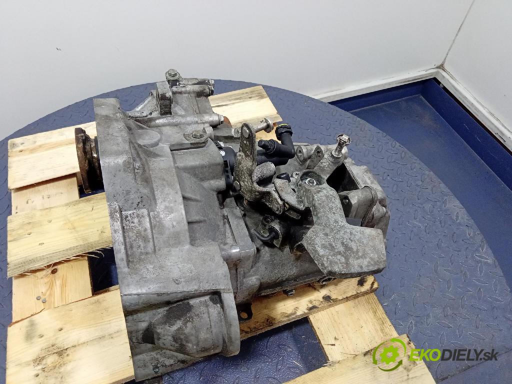 Vw Golf 2006 prevodovka Manualna JWN