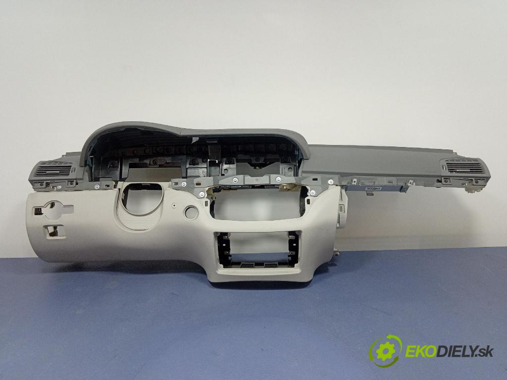 Mercedes S-klasa 2011 kokpit,pristrojová doska