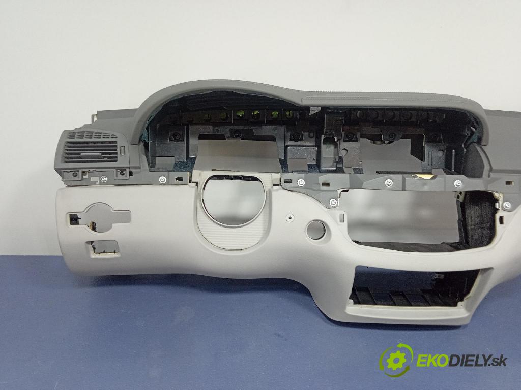 Mercedes S-klasa 2011 kokpit,pristrojová doska