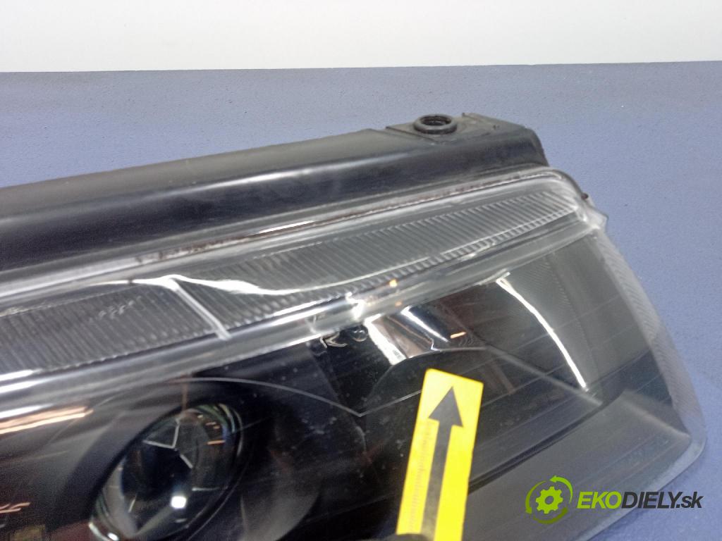 Vw Passat 1996 světlo v pravo: 441-1156R