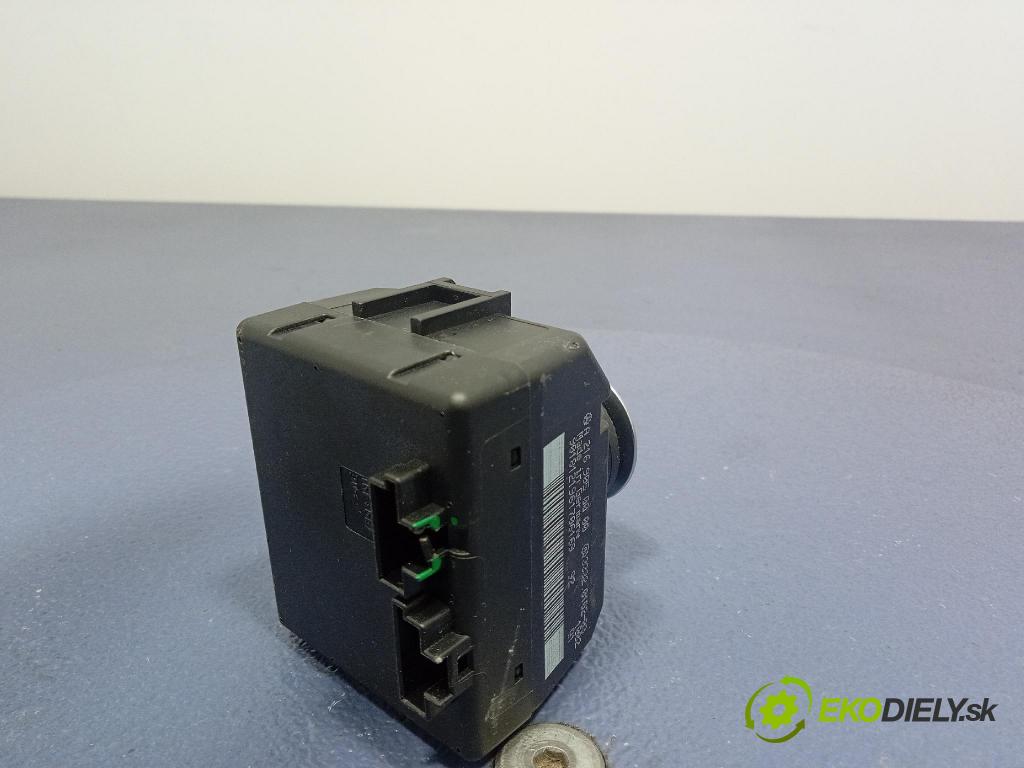 Mercedes S-klasa 2011 Spínač zapaľovania: A2169050000