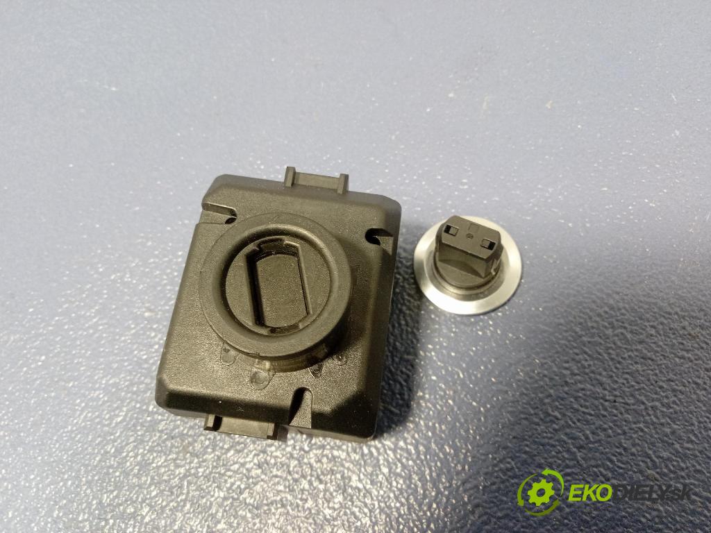 Mercedes S-klasa 2011 Spínač zapaľovania: A2169050000