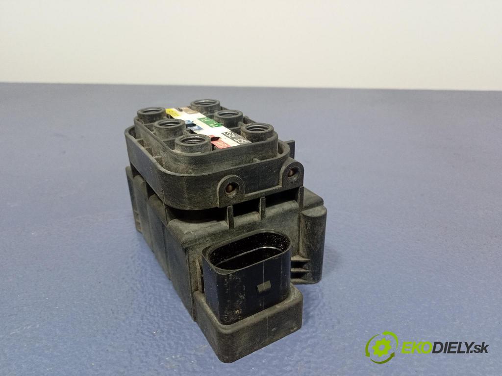 Mercedes S-klasa 2011 Nádrž: Vzduch: A2123200358