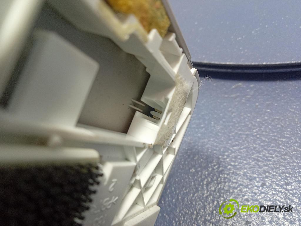 Mercedes S-klasa 2011 Svietidlá: Vnútri: A2218101817