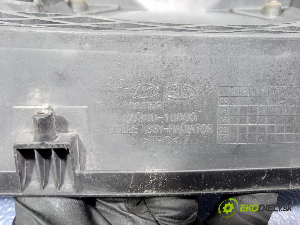 Kia Carens 2008 miežka / Gril: 86380-10000