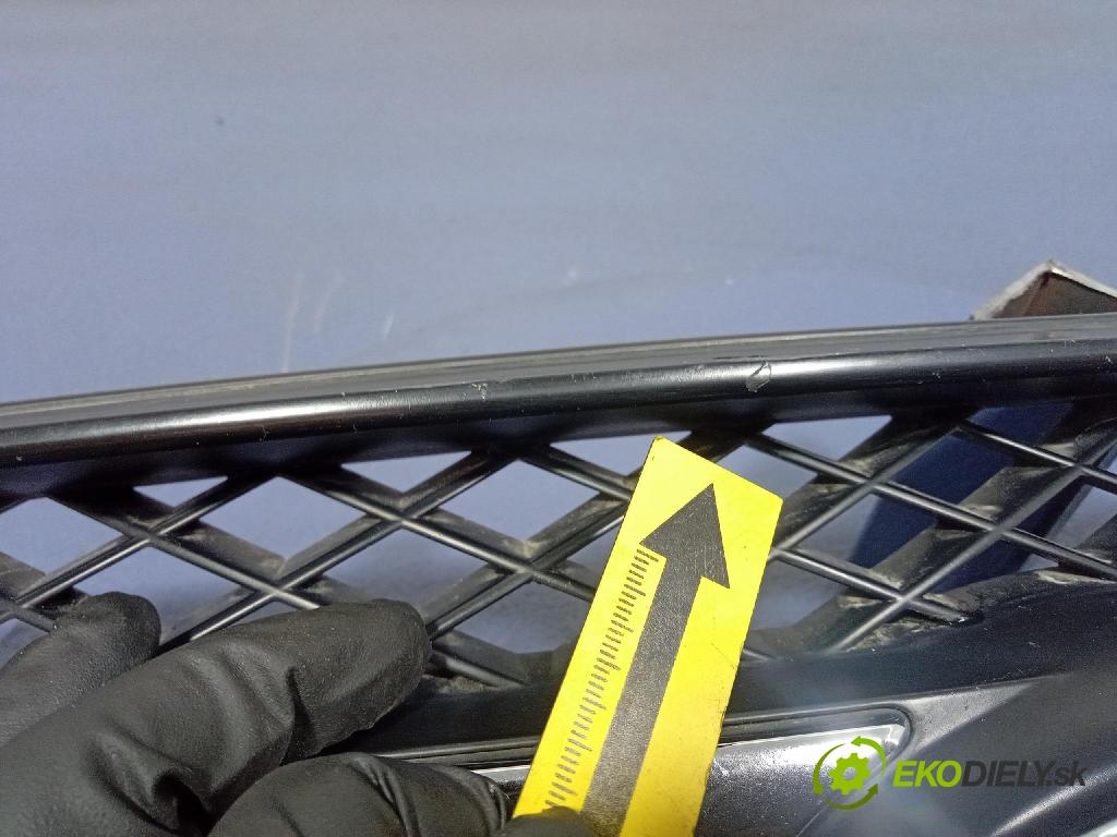 Kia Carens 2008 miežka / Gril: 86380-10000