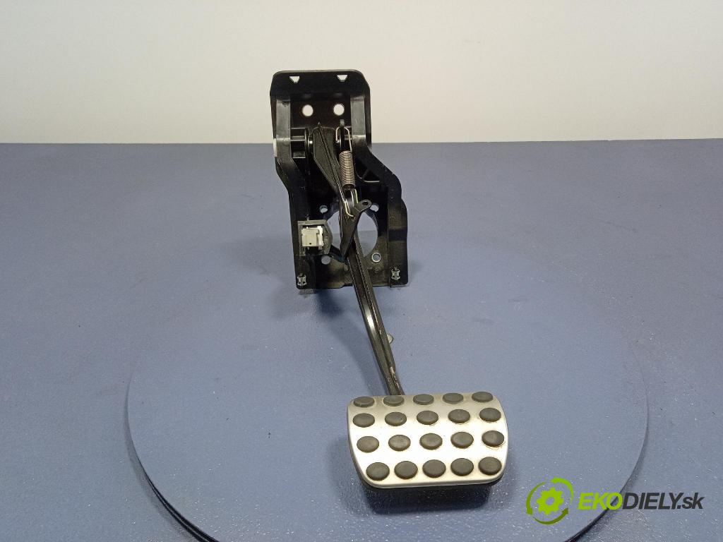 Mercedes S-klasa 2011 pedále A2212901601