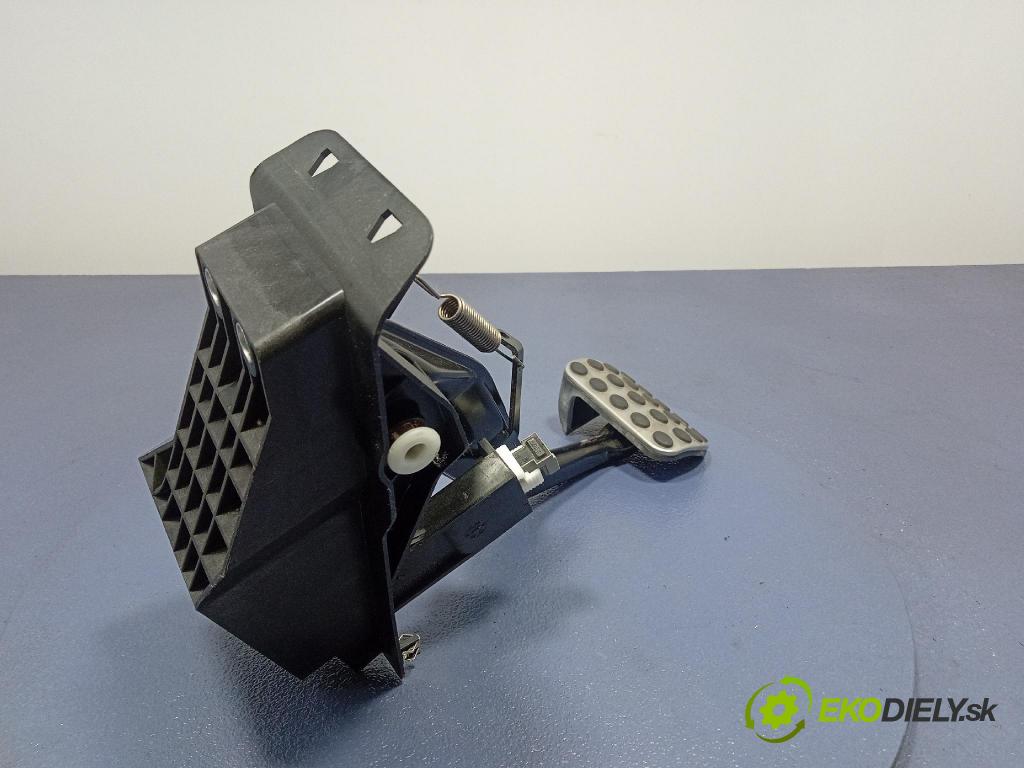 Mercedes S-klasa 2011 pedále A2212901601