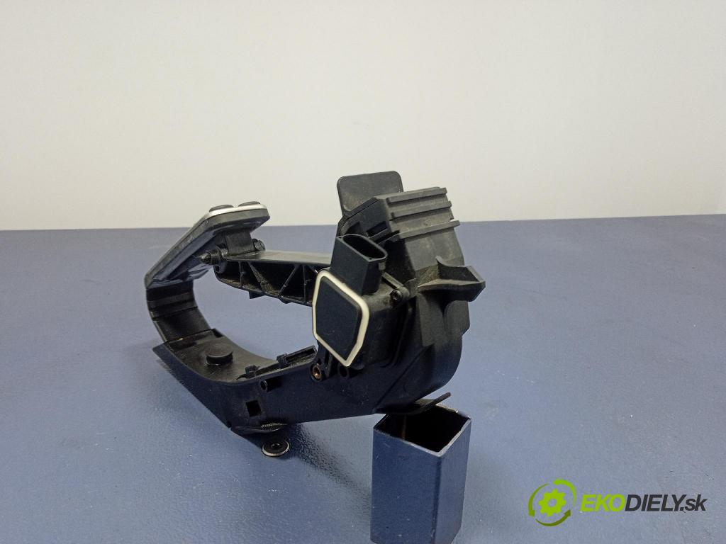 Mercedes S-klasa 2011 pedal Plyn: A2213000204