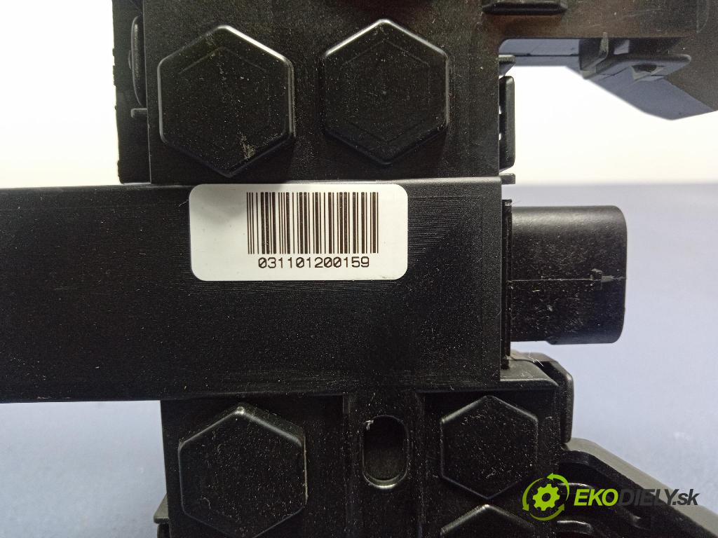 Mercedes S-klasa 2011 skrinka Poistky: A2215404250