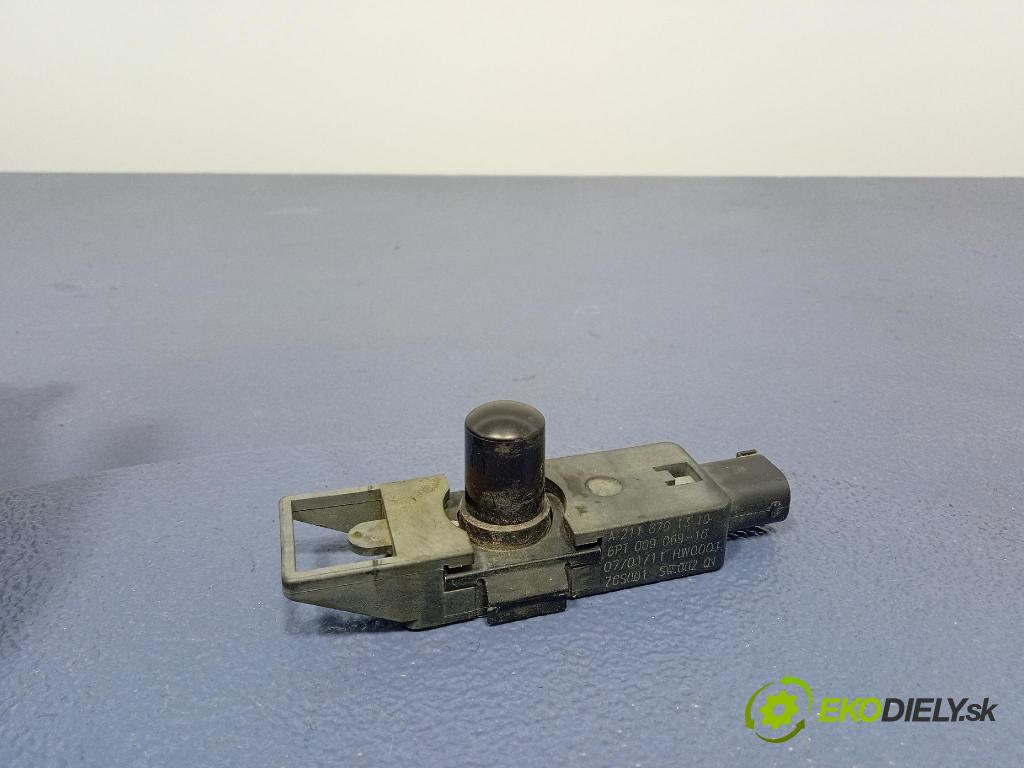 Mercedes S-klasa 2011 snímač Dážď: / Twilight: A2118701310