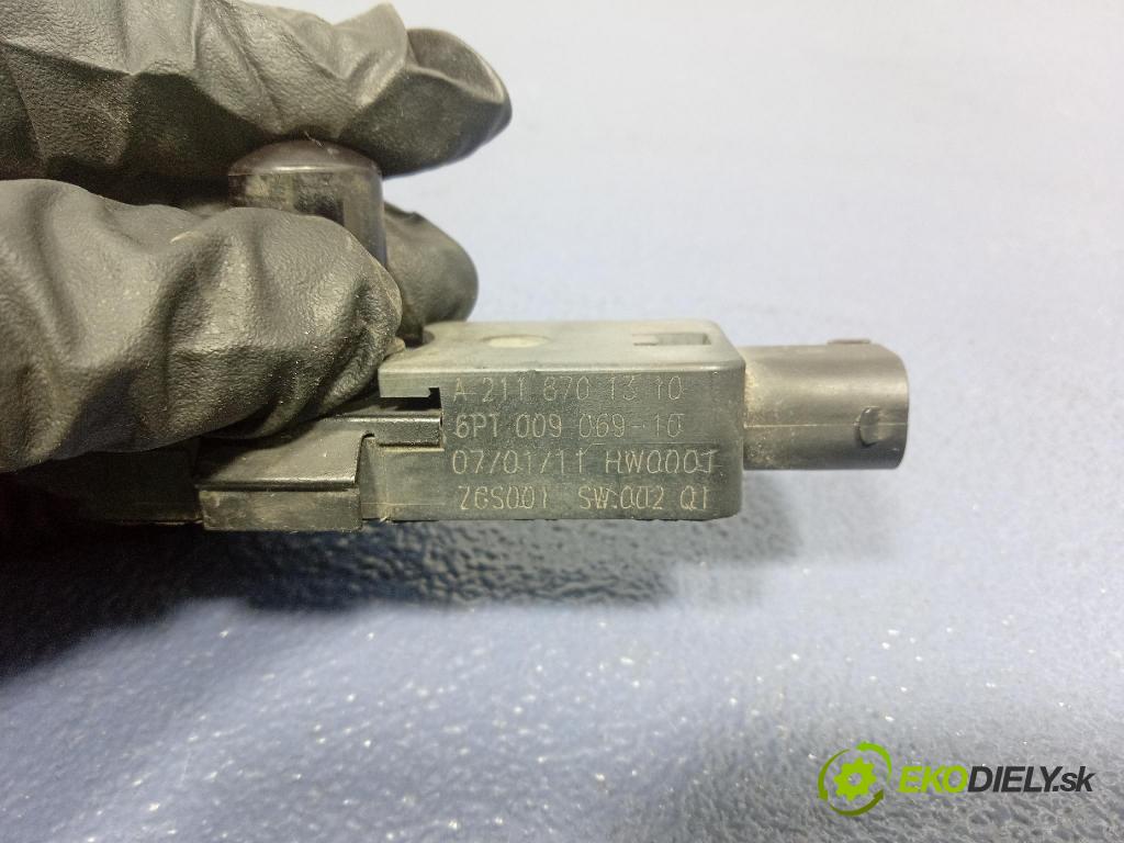 Mercedes S-klasa 2011 snímač Dážď: / Twilight: A2118701310