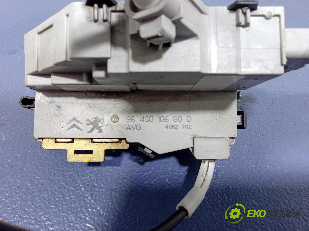 Peugeot 1007 2005 zámok dvere Predné v pravo: 9646010680D