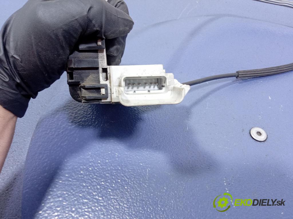 Peugeot 1007 2005 zámok dvere Predné v pravo: 9646010680D