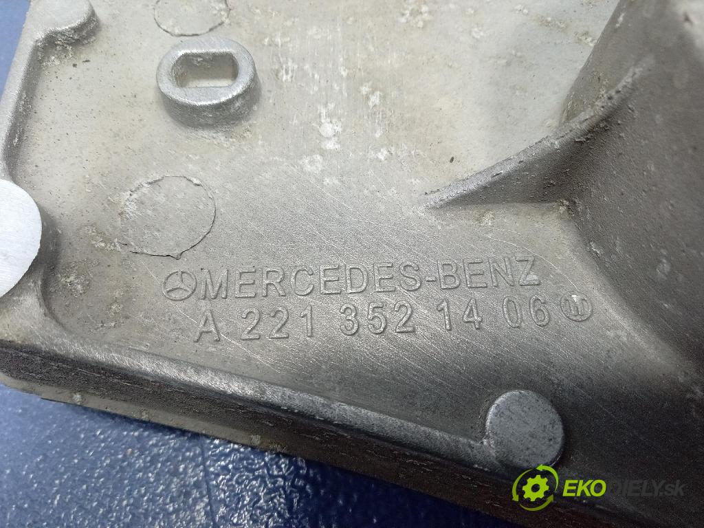 Mercedes S-klasa 2011 výstuha Pozastavenia: zad A2213521406D