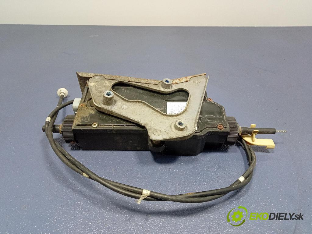 Mercedes S-klasa 2011 riadiaca jednotka A2214302849