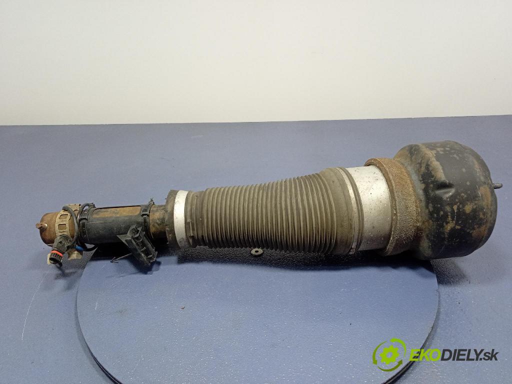 Mercedes S-klasa 2011 tlmič Predné Správny.: