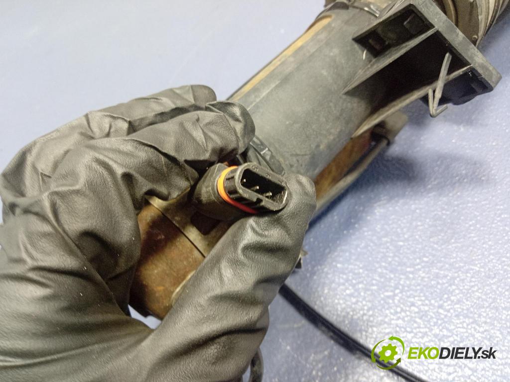 Mercedes S-klasa 2011 tlmič Predné Správny.: