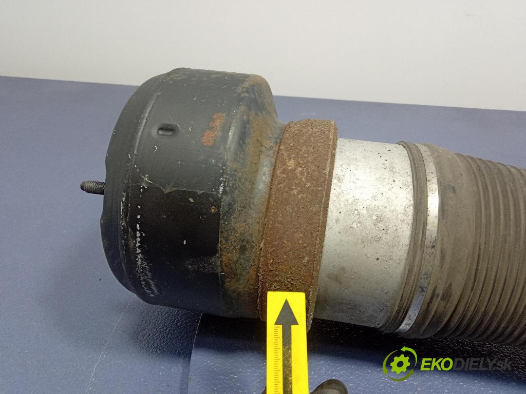 Mercedes S-klasa 2011 tlmič Predné Správny.: 