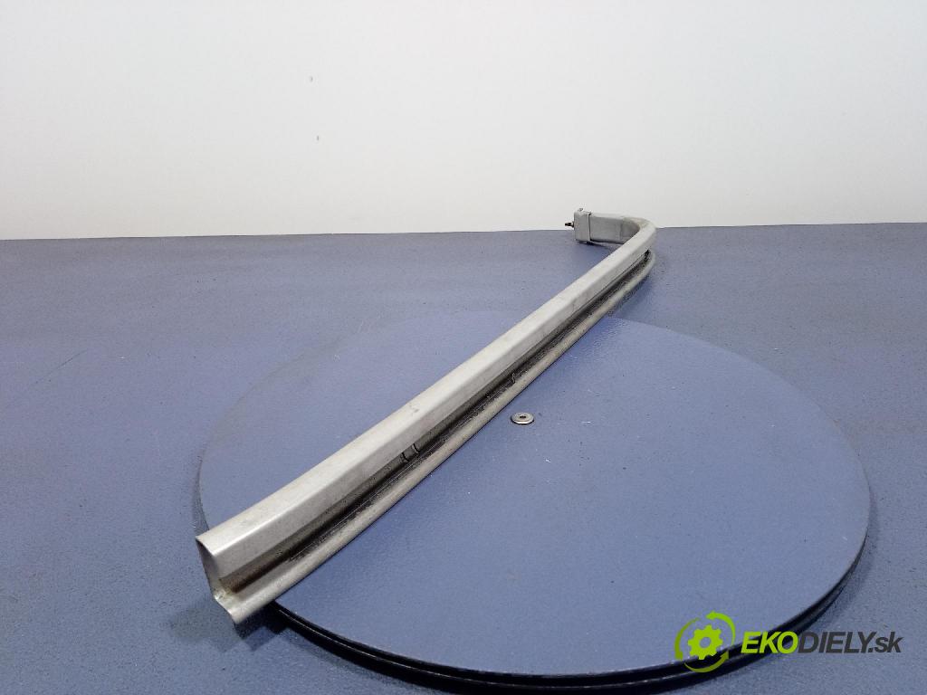 Peugeot 1007 2005 Závěs: dvere