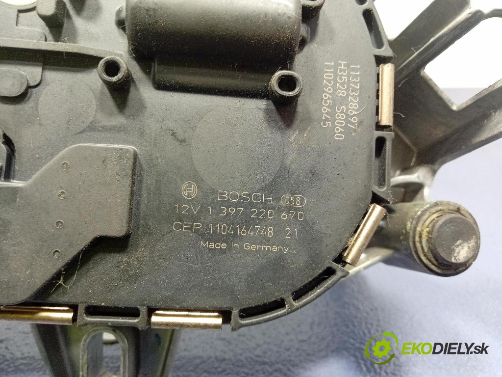 Mercedes S-klasa 2011 mechanizmus motor: Stierače: Predné A2218204442