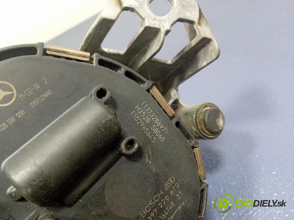 Mercedes S-klasa 2011 mechanizmus motor: Stierače: Predné A2218204442