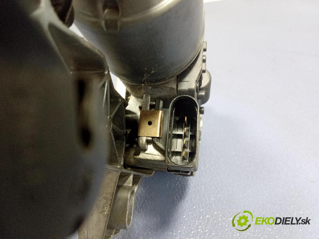 Mercedes S-klasa 2011 mechanizmus motor: Stierače: Predné A2218204442