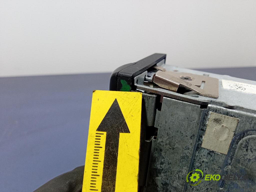 Vw Passat 1995 Radio I Navigácia: 1H0035186