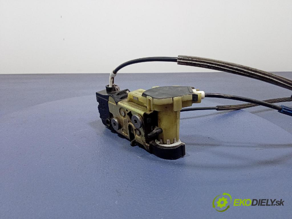 Peugeot 1007 2005 zámok dvere Predné Vľavo: