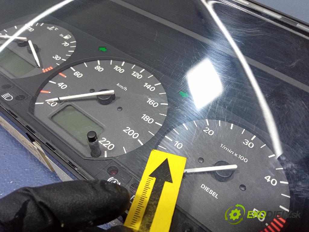 Vw Passat 1995 prístrojovka/ budíky 3A0919033R