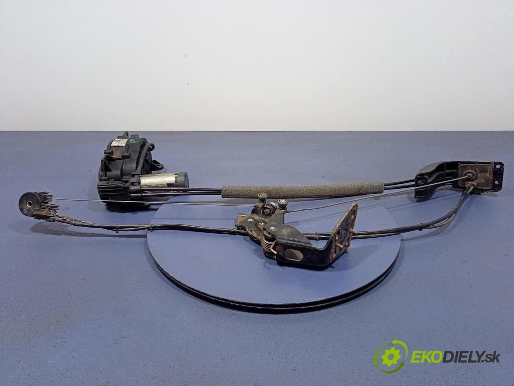 Peugeot 1007 2005 Závěs: dvere 9680250280