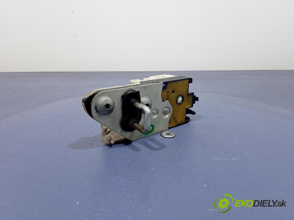 Peugeot 1007 2005 zámok dvere Predné Vľavo: