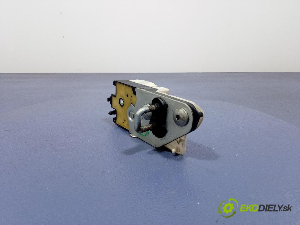 Peugeot 1007 2005 zámok dvere Predné v pravo: