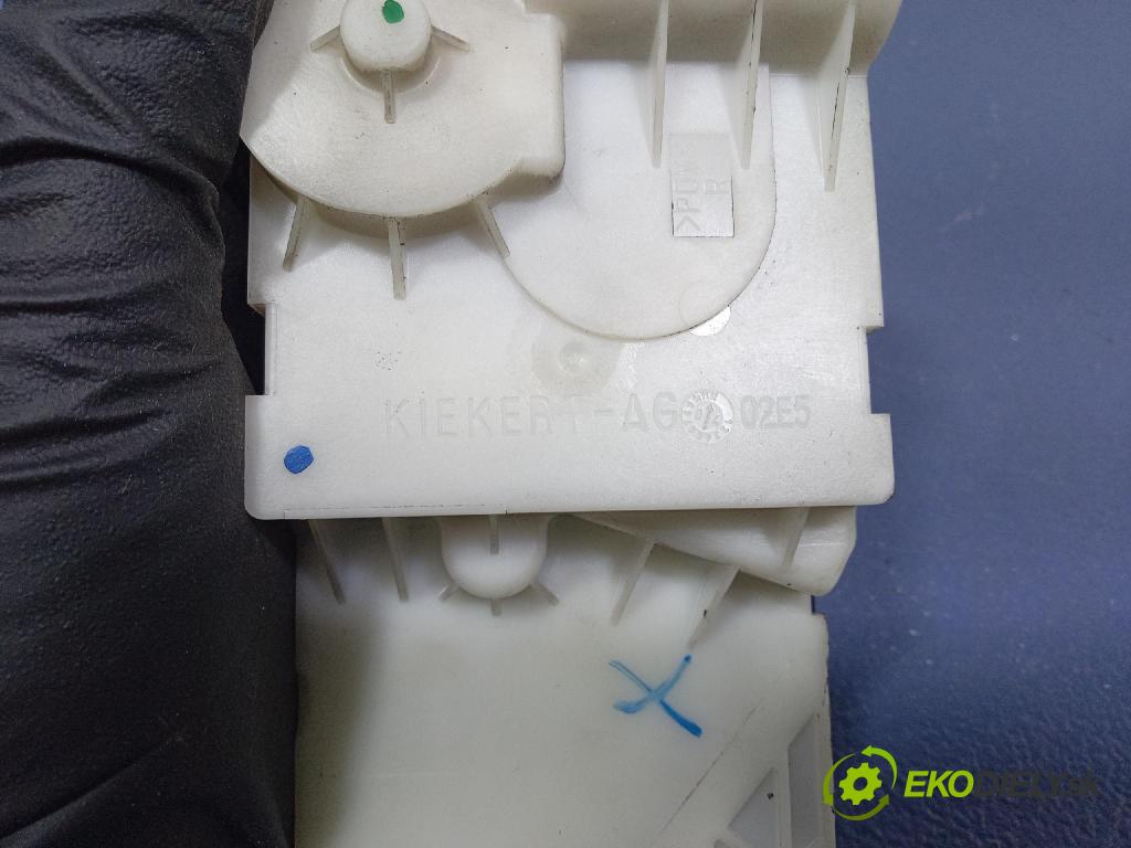 Peugeot 1007 2005 zámok dvere Predné v pravo: 