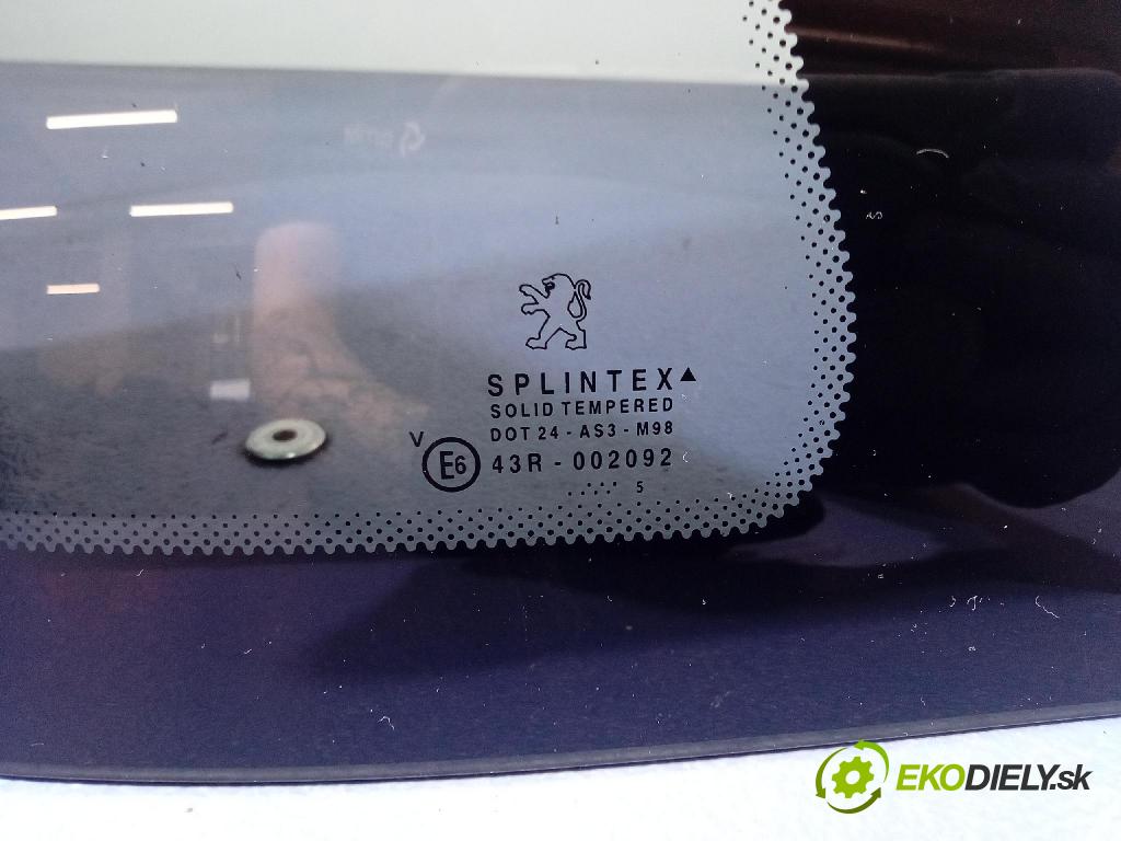 Peugeot 1007 2005 sklo Karoséria: zad